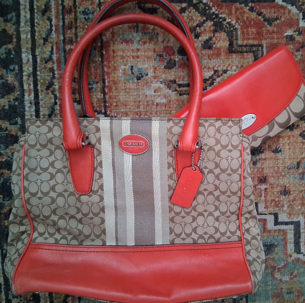 COACH Purse - Picture 2 of 13